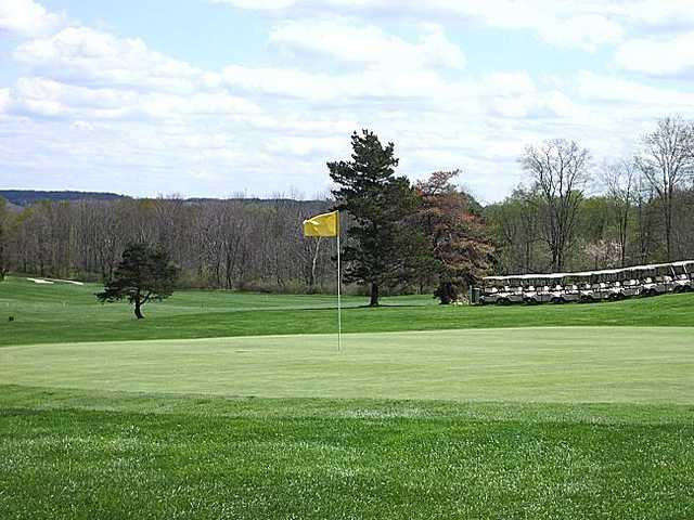 Front/Middle at Pleasant Hill Golf Course in Chardon Ohio USA Golf Front/Middle at Pleasant Hill Golf Course in Chardon Ohio USA Golf