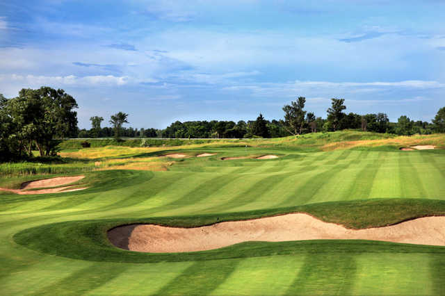 golf courses near turning stone casino